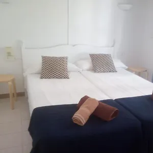 https://apartamentos-playa-park-calan-bosch.balearic-islands.net